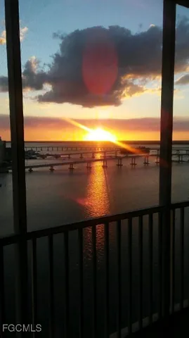 $2,000 | 2745 First Street, Unit 405, Fort Myers, FL 33916