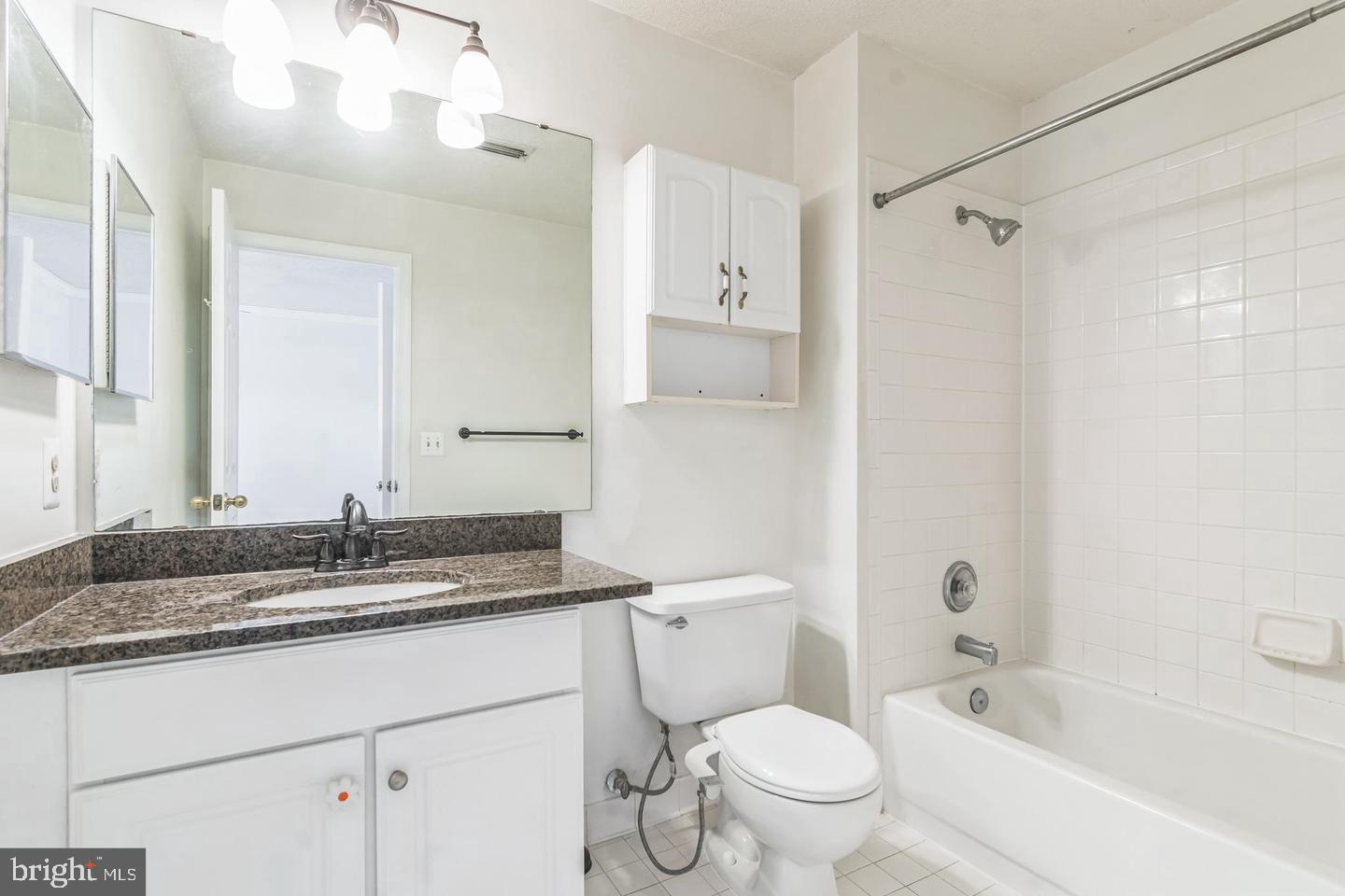 12024 Taliesin Place, Unit 35 Reston, VA 20190 - Photo 8 of 15 Primary Bath