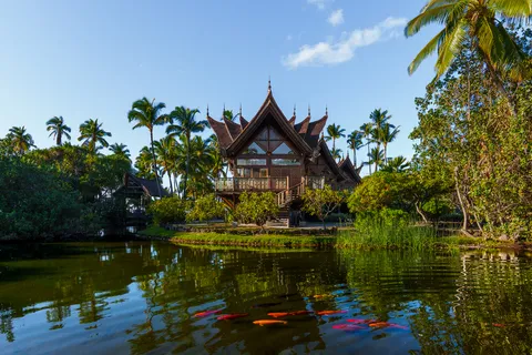 $32,500,000 | 71-1890 Queen Kaahumanu Highway, Kailua-Kona, HI 96740