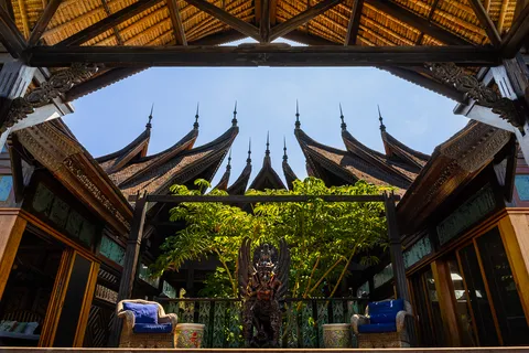 $32,500,000 | 71-1890 Queen Kaahumanu Highway, Kailua-Kona, HI 96740