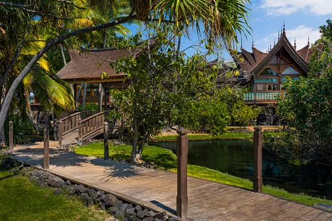 $32,500,000 | 71-1890 Queen Kaahumanu Highway, Kailua-Kona, HI 96740