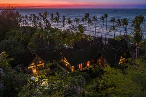 $32,500,000 | 71-1890 Queen Kaahumanu Highway, Kailua-Kona, HI 96740