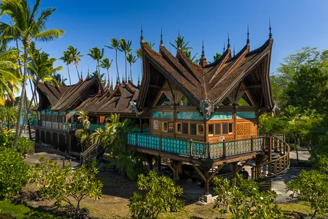 $32,500,000 | 71-1890 Queen Kaahumanu Highway, Kailua-Kona, HI 96740