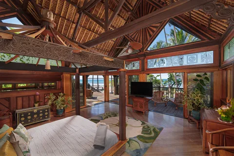 $32,500,000 | 71-1890 Queen Kaahumanu Highway, Kailua-Kona, HI 96740