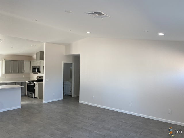 581 Lee Road Imperial, CA 92251 - Photo 3 of 30 Gallery Image 3