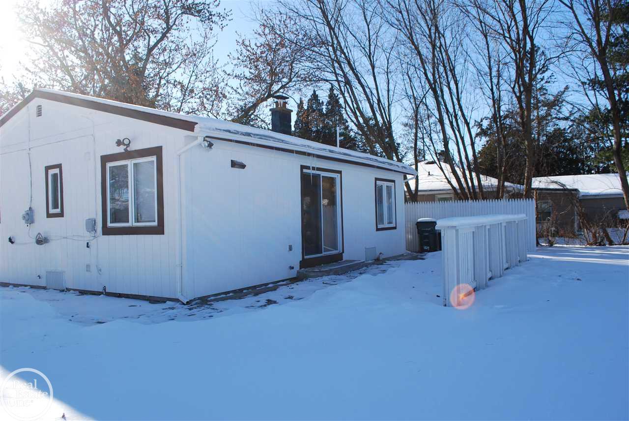 8615 East Pearson Road Utica, MI 48316 - Photo 24 of 26 31337767-23.JPG