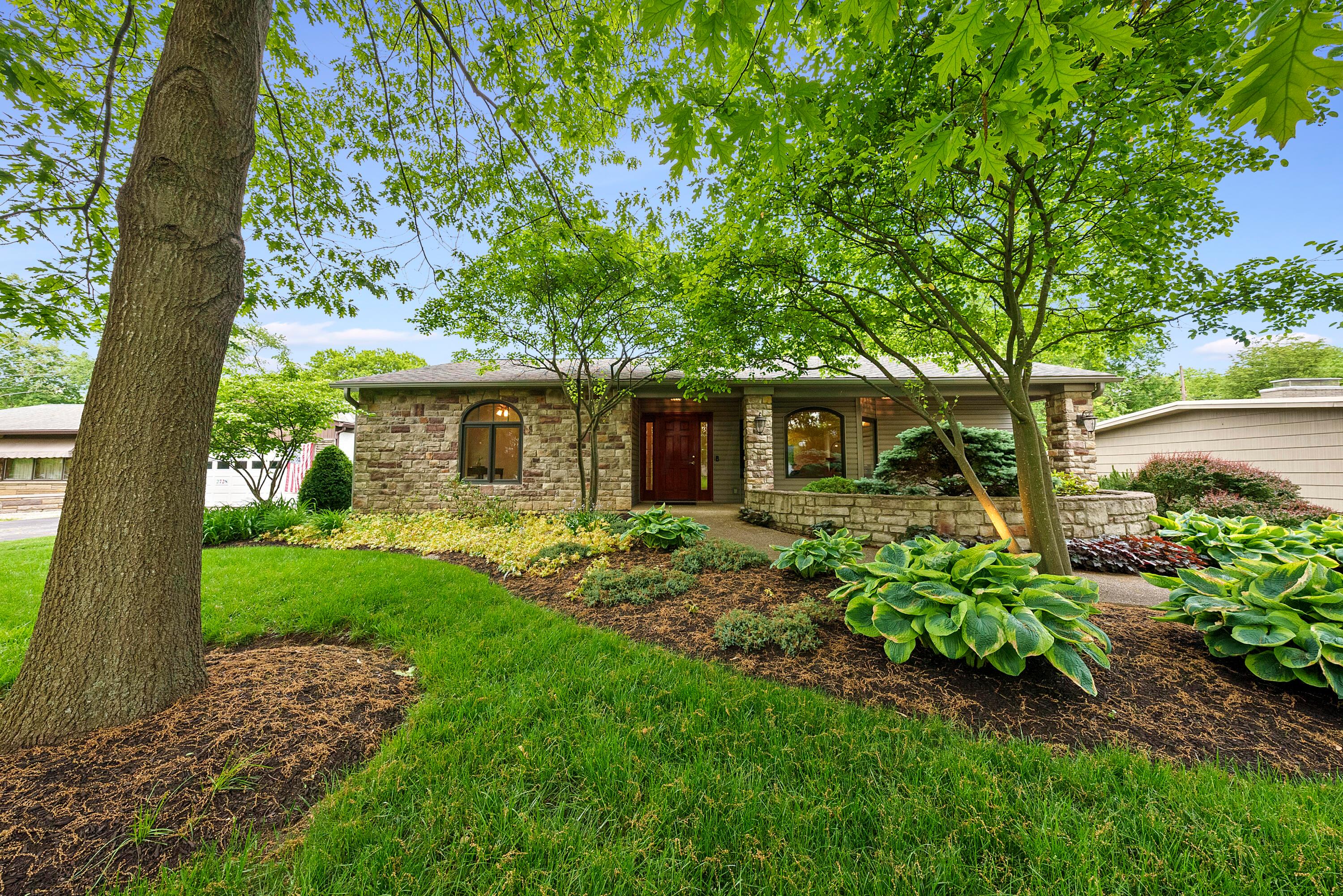 2718 Mt Holyoke Road Columbus, OH 43221 - Photo 8 of 57 DSC02880