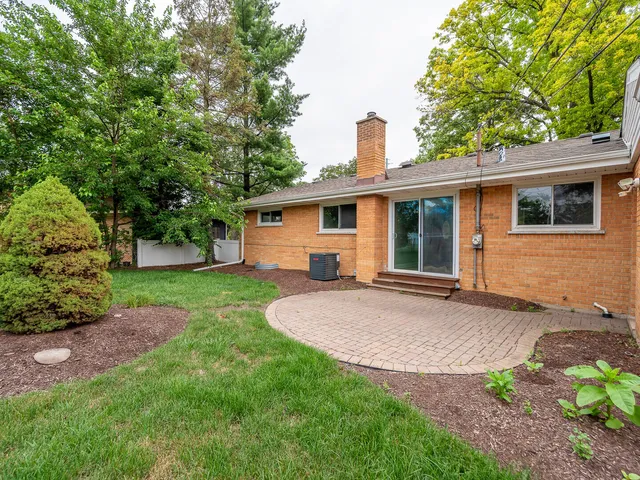 $459,900 | 454 East Park Avenue, Elmhurst, IL 60126