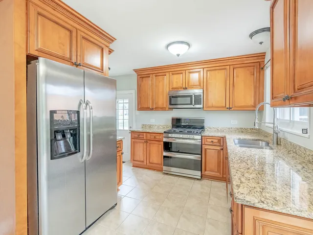 $459,900 | 454 East Park Avenue, Elmhurst, IL 60126