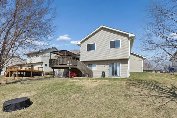 $425,000 | 10145 46th Street Northeast, St. Michael, MN 55376