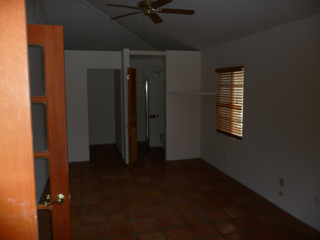 6741 North 11th Street Phoenix, AZ 85020 - Photo 3 of 16 MSTR BEDROOM