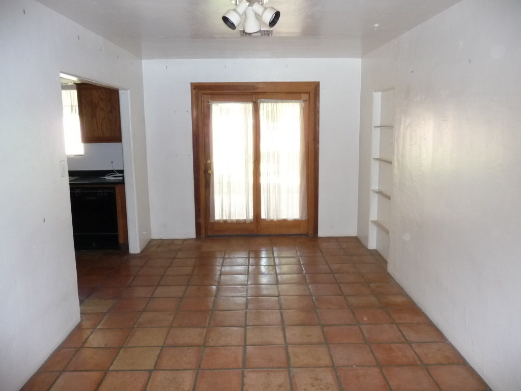 6741 North 11th Street Phoenix, AZ 85020 - Photo 5 of 16 DINING ROOM