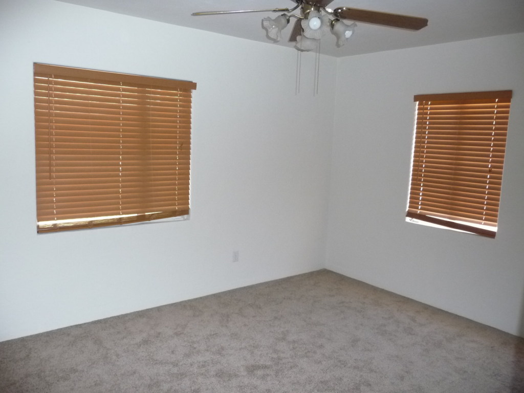 6741 North 11th Street Phoenix, AZ 85020 - Photo 9 of 16 GUEST ROOM