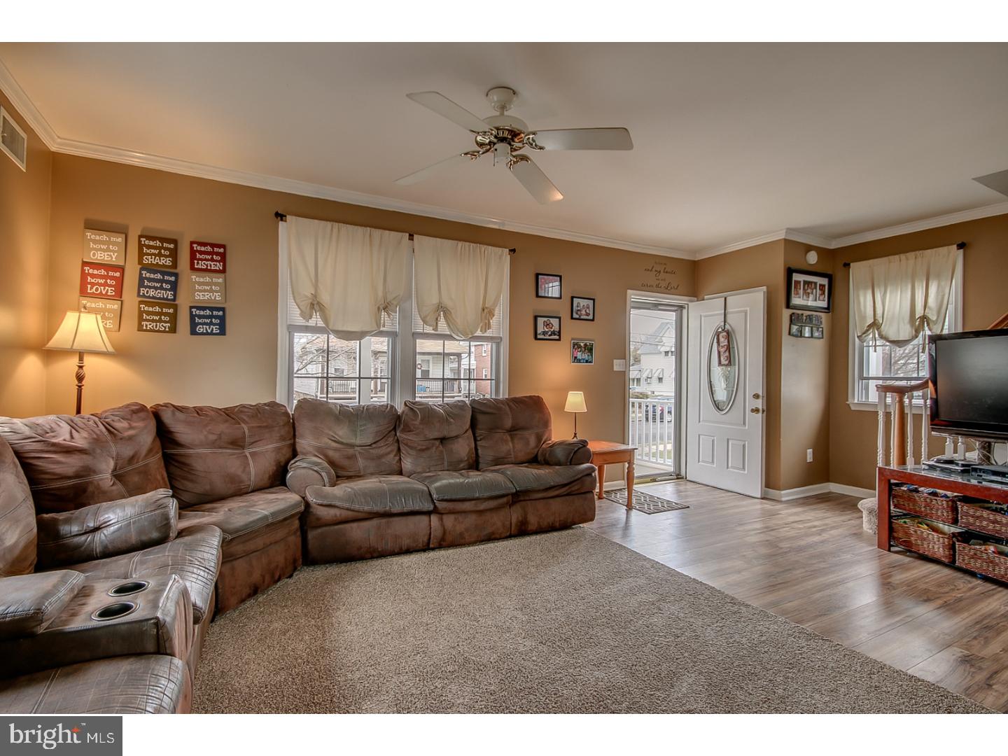 15 Beechwood Road Brookhaven, PA 19015 - Photo 4 of 25 Gallery Image 4