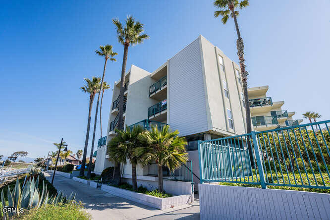 2901 Peninsula Road, Unit 245 Oxnard, CA 93035 - Photo 9 of 42 End Unit over the water
