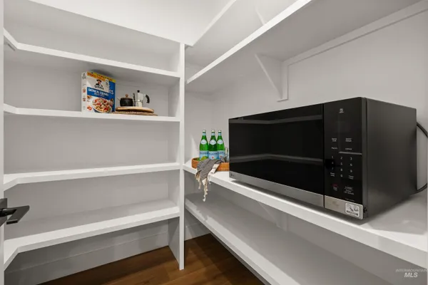 $799,900 | 611 North Hiltonhead Way, Eagle, ID 83616