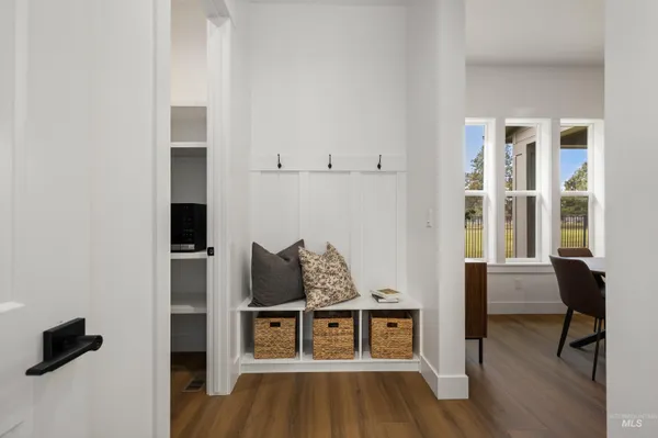 $799,900 | 611 North Hiltonhead Way, Eagle, ID 83616