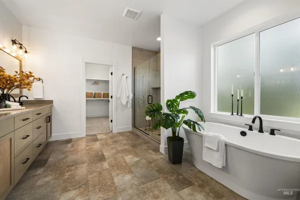 $799,900 | 611 North Hiltonhead Way, Eagle, ID 83616