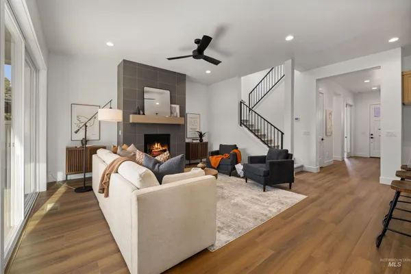 $799,900 | 611 North Hiltonhead Way, Eagle, ID 83616