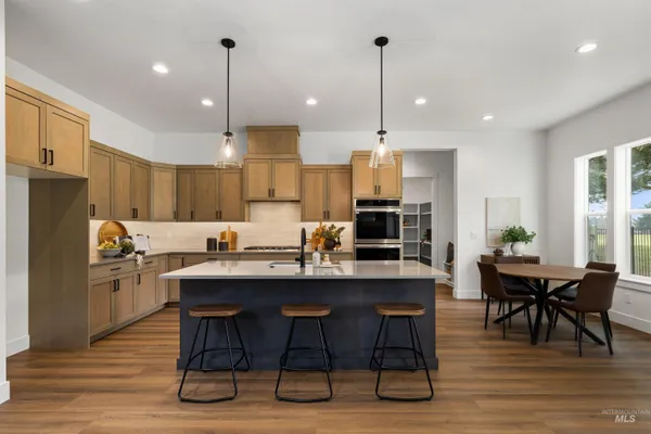 $799,900 | 611 North Hiltonhead Way, Eagle, ID 83616