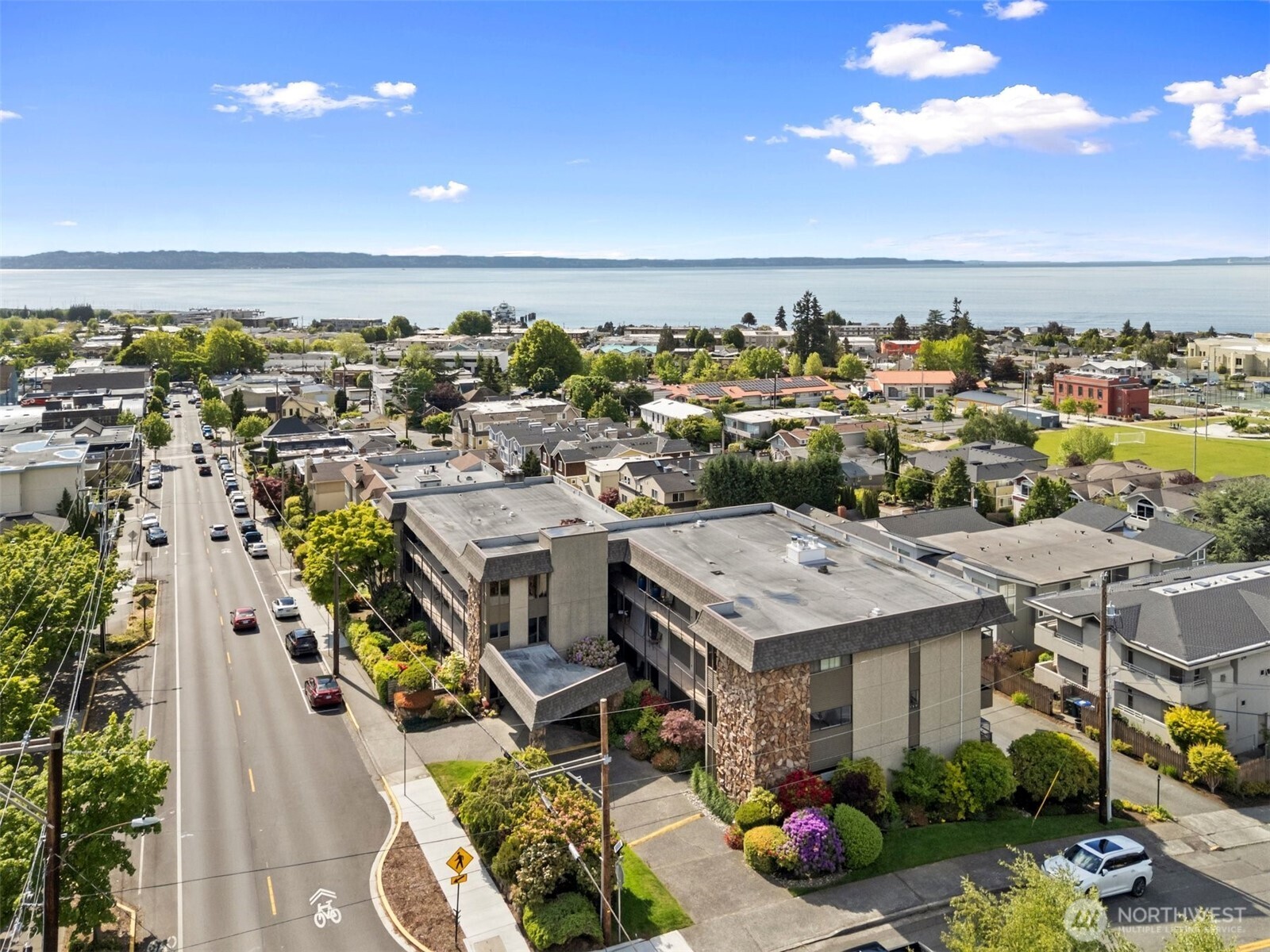 655 Main Street, Unit 305 Edmonds, WA 98020 - Photo 32 of 37