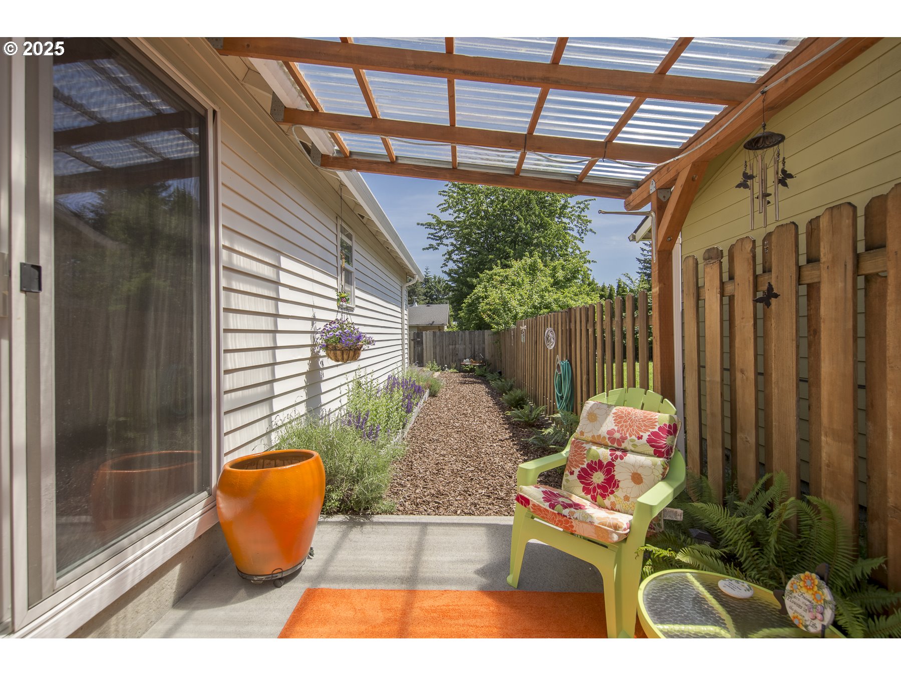 212 Northeast 148th Avenue Portland, OR 97230 - Photo 17 of 23 a outdoor space with the view of sitting space