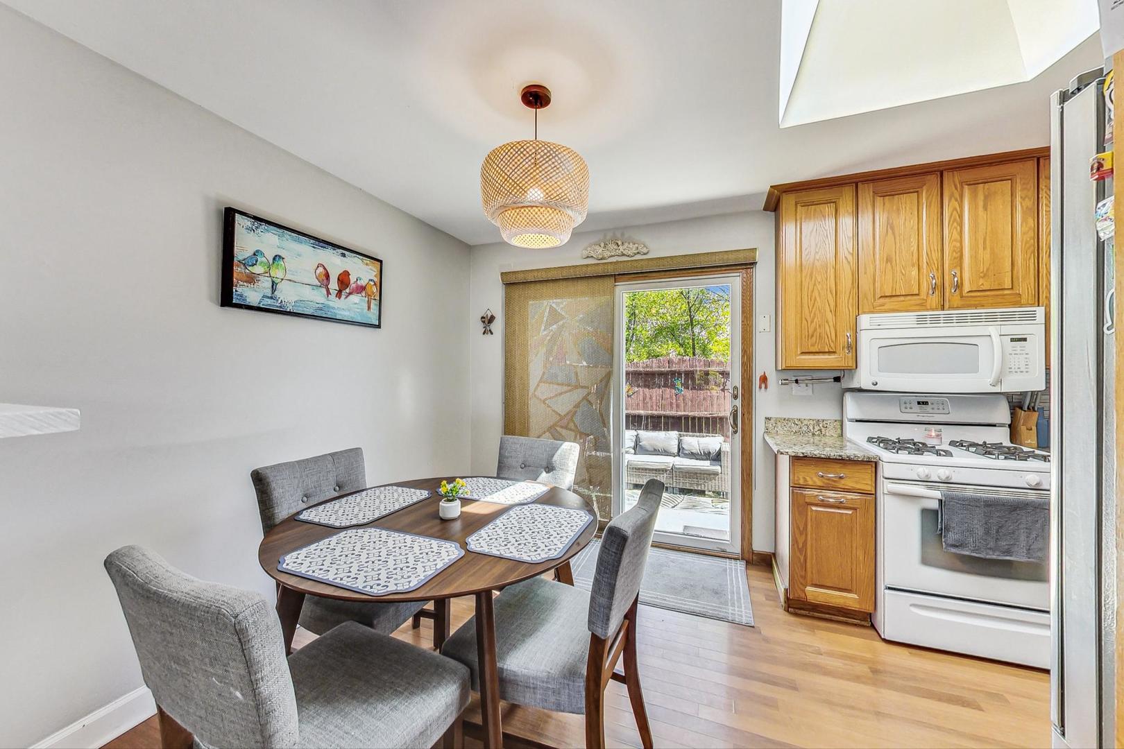 6611 Ridge Drive Chicago Ridge, IL 60415 - Photo 13 of 52 Gallery Image 13
