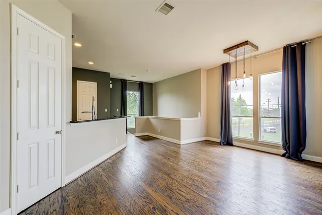 $2,300 | 3129 Dallas Street, Houston, TX 77003