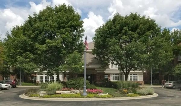 $700 | 605 Barrington Avenue, Unit 358, East Dundee, IL 60118