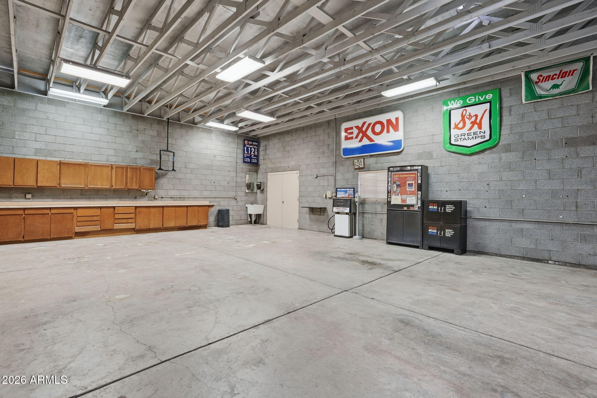 602 East Carver Road Tempe, AZ 85284 - Photo 73 of 85 RV Garage