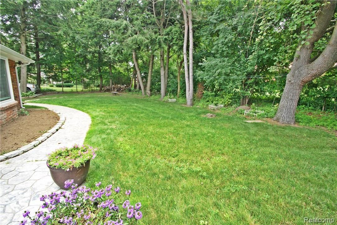 6887 Lahser Road Bloomfield Hills, MI 48301 - Photo 20 of 21 Lahser 6887 (70).JPG
