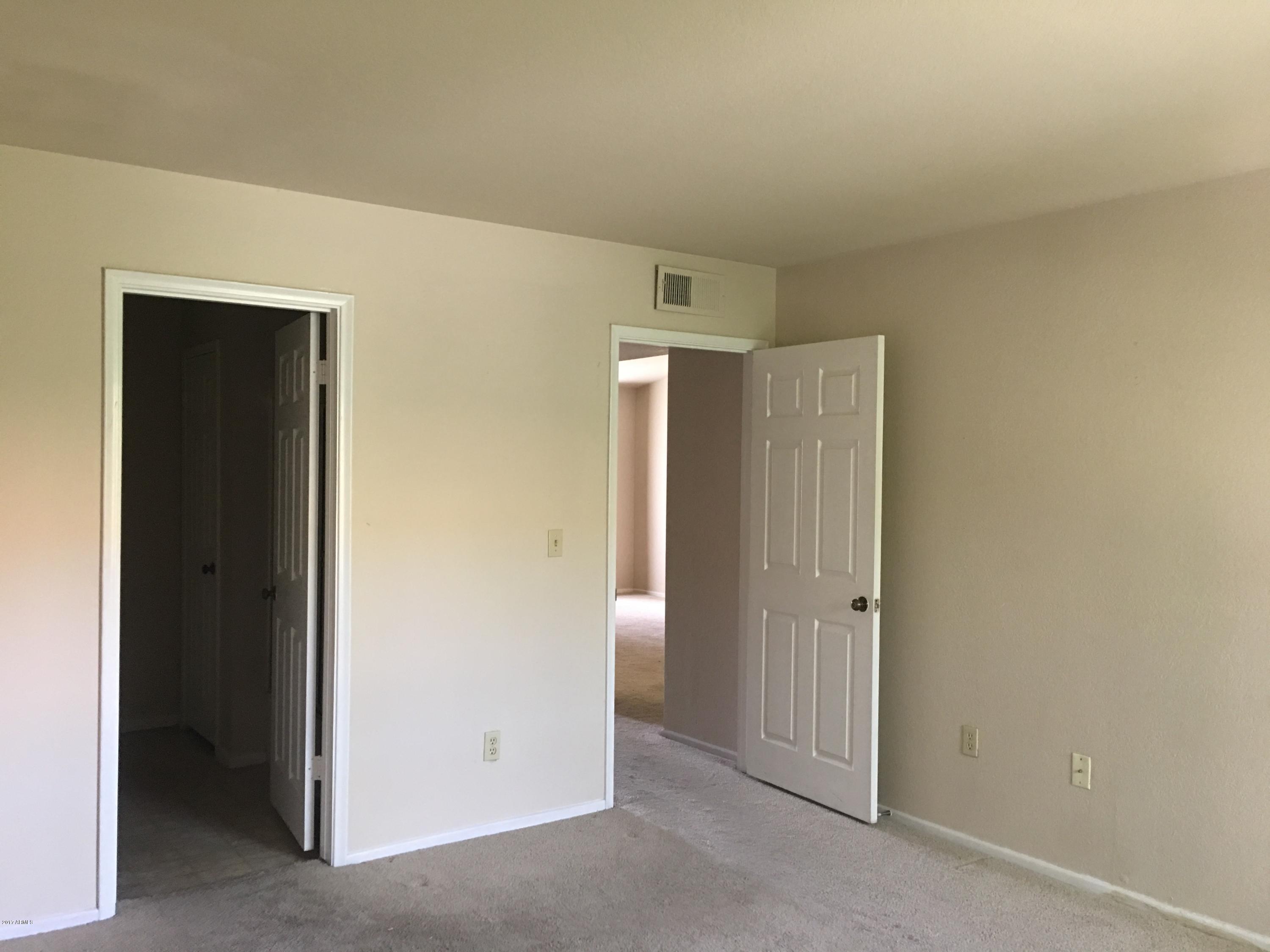 1402 East Guadalupe Road, Unit 215 Tempe, AZ 85283 - Photo 8 of 14 Master bdroom