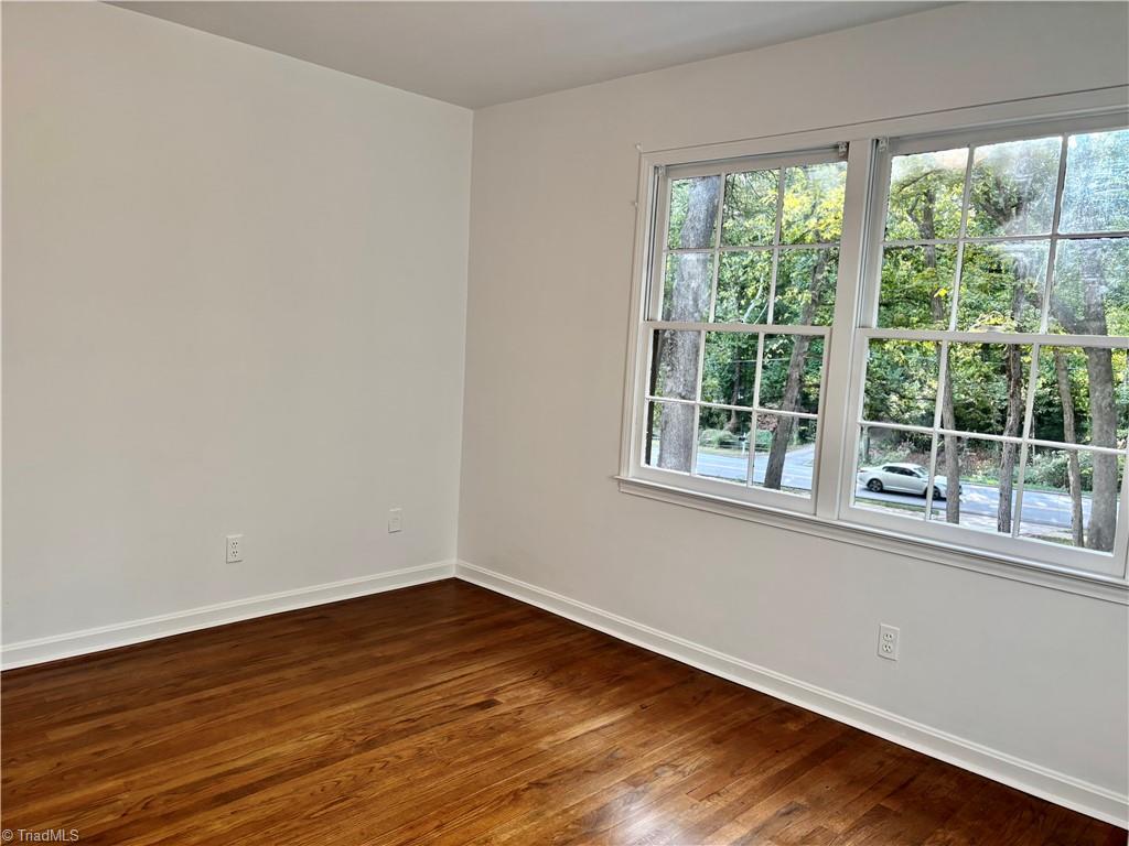 1202 Hobbs Road Greensboro, NC 27408 - Photo 23 of 36