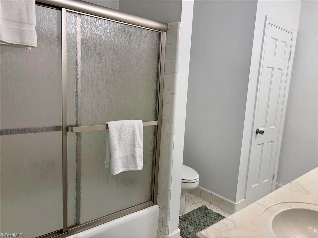 1202 Hobbs Road Greensboro, NC 27408 - Photo 25 of 36