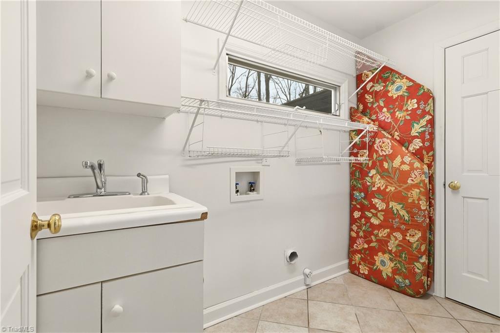 1202 Hobbs Road Greensboro, NC 27408 - Photo 38 of 41 Gallery Image 38