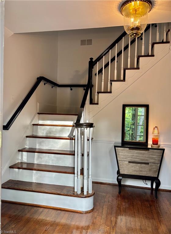 1202 Hobbs Road Greensboro, NC 27408 - Photo 10 of 36