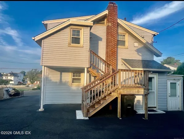 $3,950 | 80 Josephine Evaristo Avenue, Unit 1FL & BASEMENT, Greenwich, CT 06830
