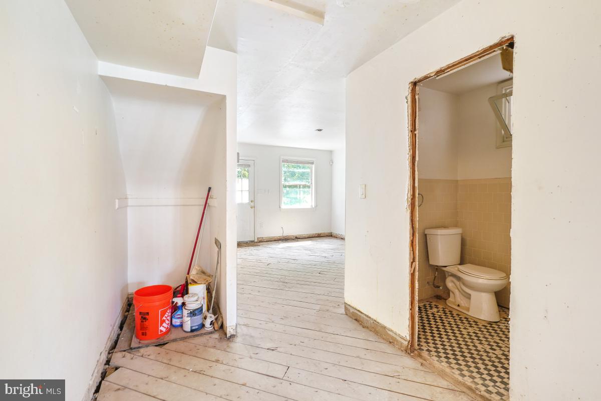 1280 16th Street Northeast Washington, DC 20002 - Photo 22 of 33 a bathroom with a toilet