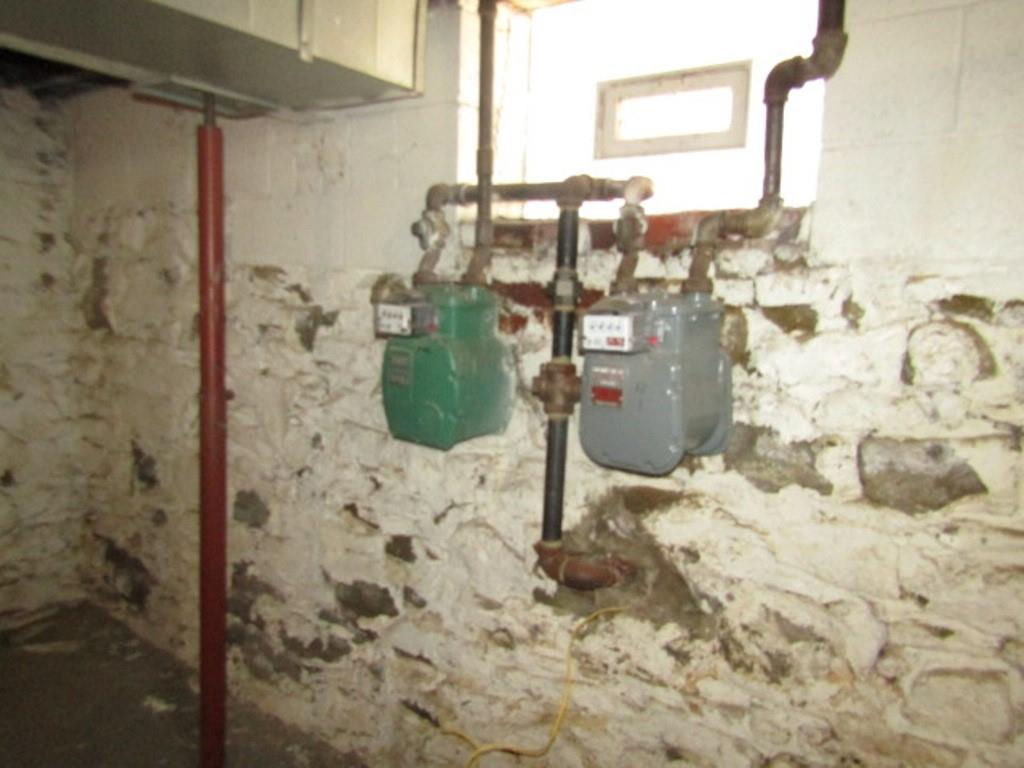 606 Middle Street Pittsburgh, PA 15212 - Photo 38 of 39 a bathroom with a shower