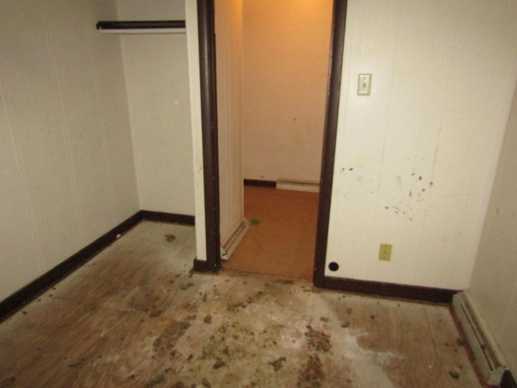 606 Middle Street Pittsburgh, PA 15212 - Photo 10 of 39 a view of an empty room
