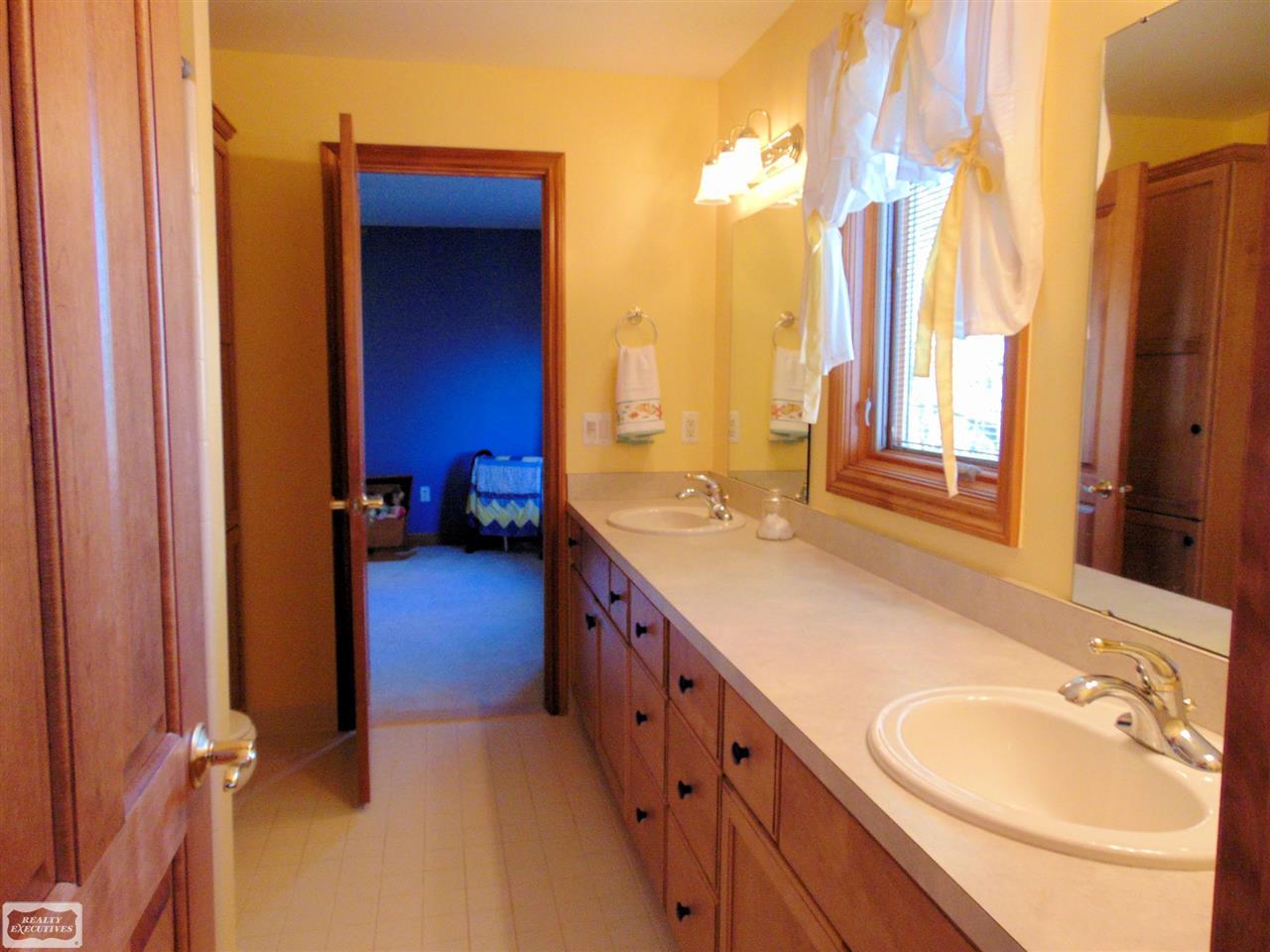 4776 Timber Ridge Drive Romeo, MI 48065 - Photo 47 of 65 31307310-46.JPG