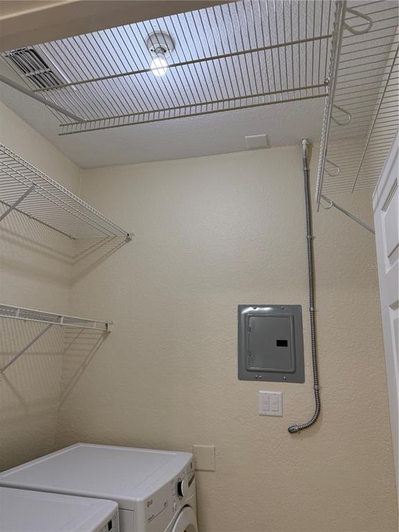 3725 Conroy Road, Unit 2127 Orlando, FL 32839 - Photo 14 of 30 a bathroom with a toilet