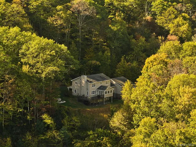 $1,195,000 | 89 Stillerberg Strada, Kerhonkson, NY 12446