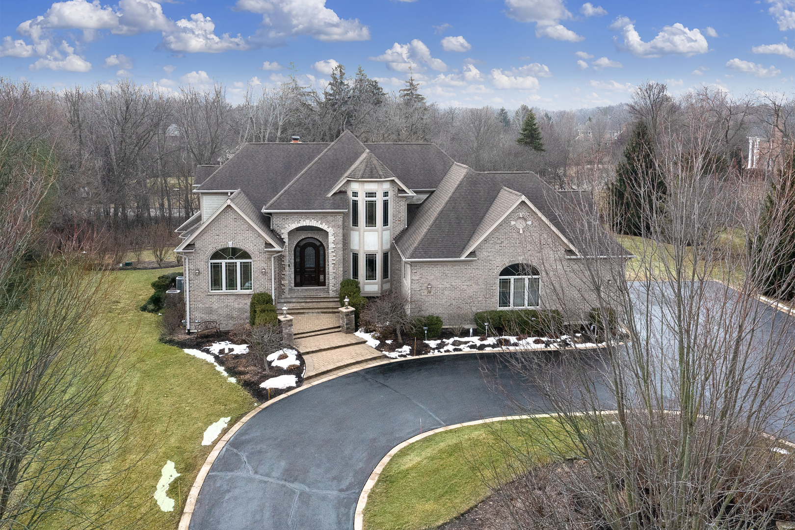 10 Carnoustie Lane Inverness, IL 60067 - Photo 1 of 44