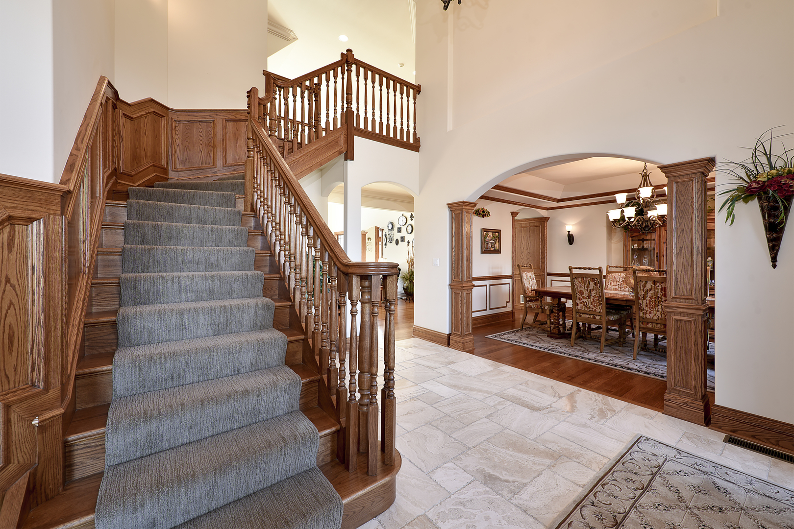 10 Carnoustie Lane Inverness, IL 60067 - Photo 18 of 44 a view of entryway and hall