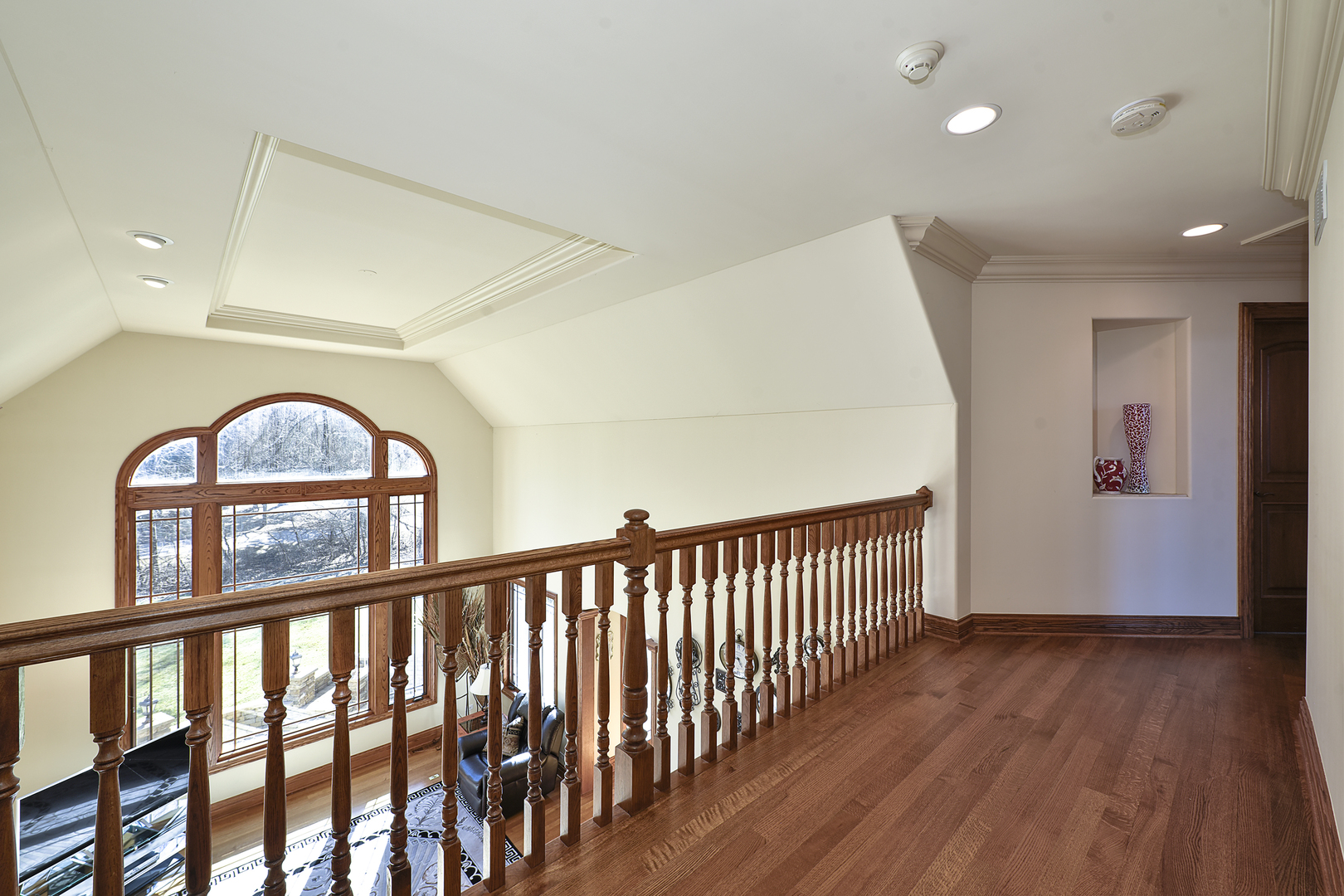 10 Carnoustie Lane Inverness, IL 60067 - Photo 19 of 44 a view of an entryway with wooden floor