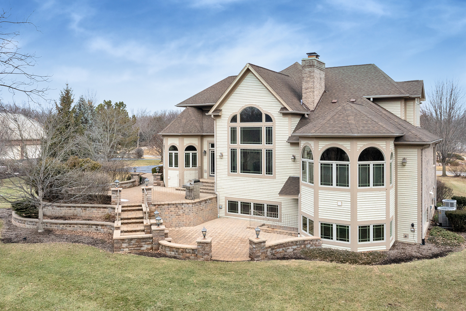 10 Carnoustie Lane Inverness, IL 60067 - Photo 43 of 44 a front view of a house with a yard