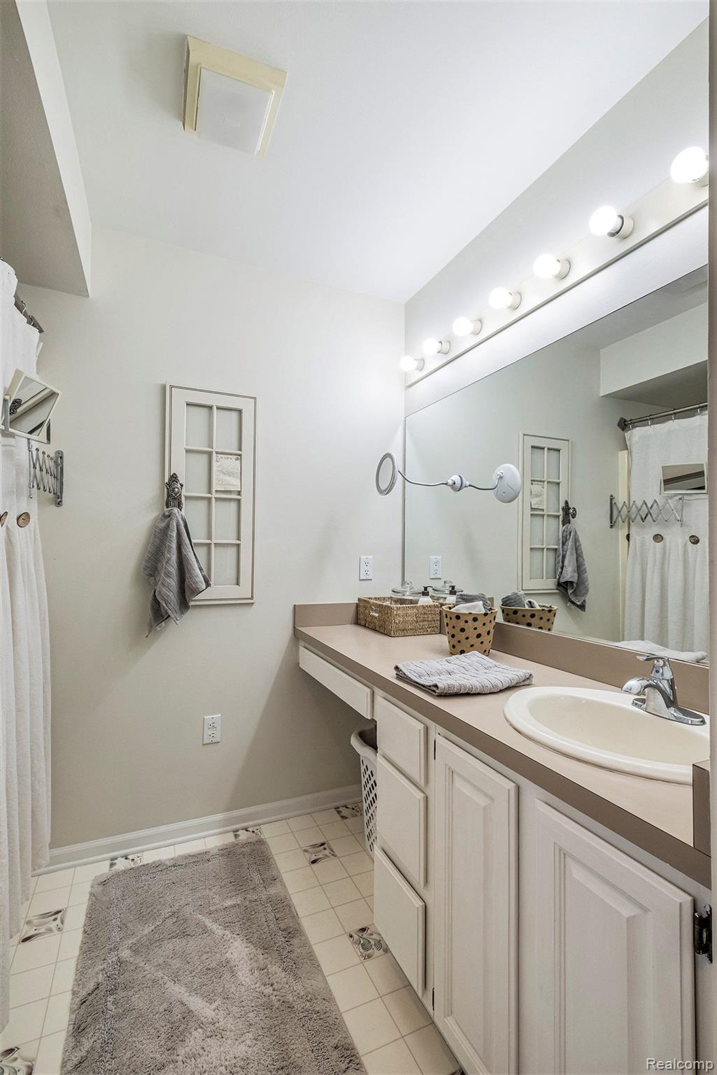 7104 Jordan Road Grand Blanc, MI 48439 - Photo 17 of 35 Gallery Image 17