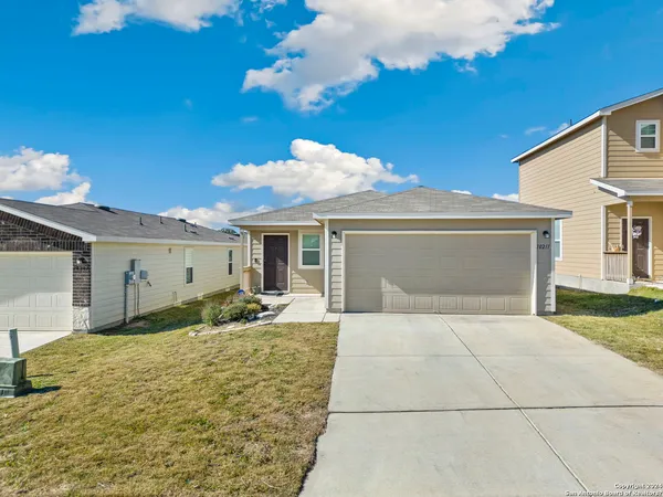 $1,650 | 10211 Reyes Heights, San Antonio, TX 78254