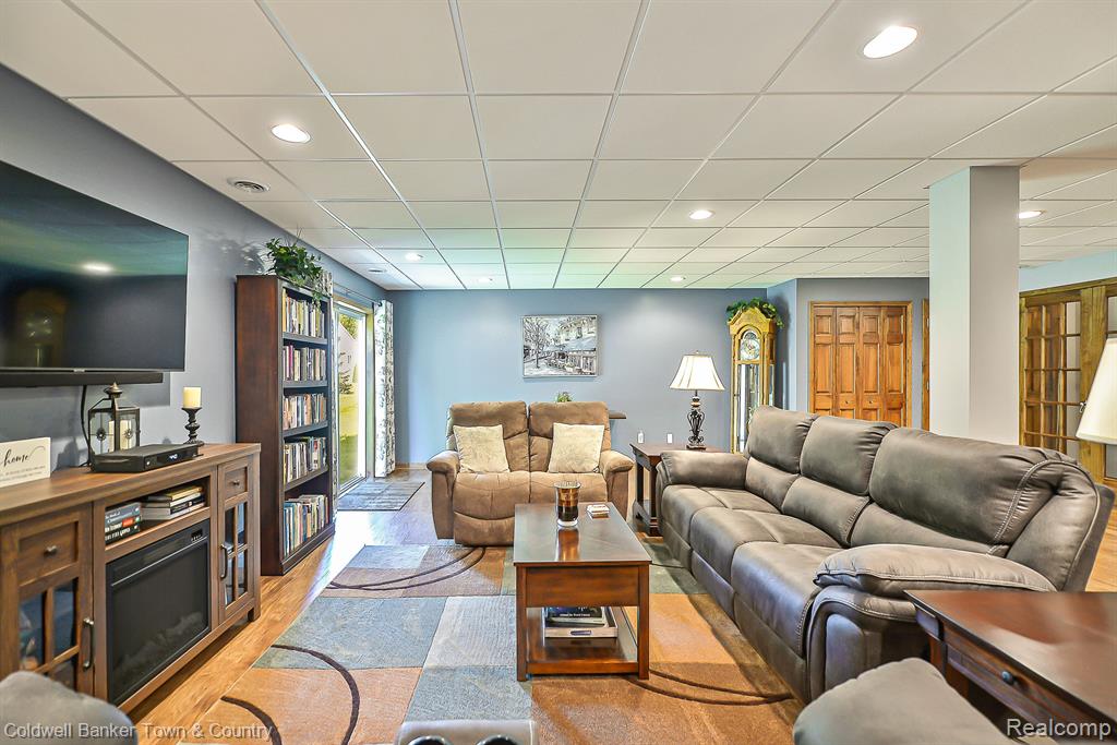 476 Hosta Howell, MI 48843 - Photo 31 of 38